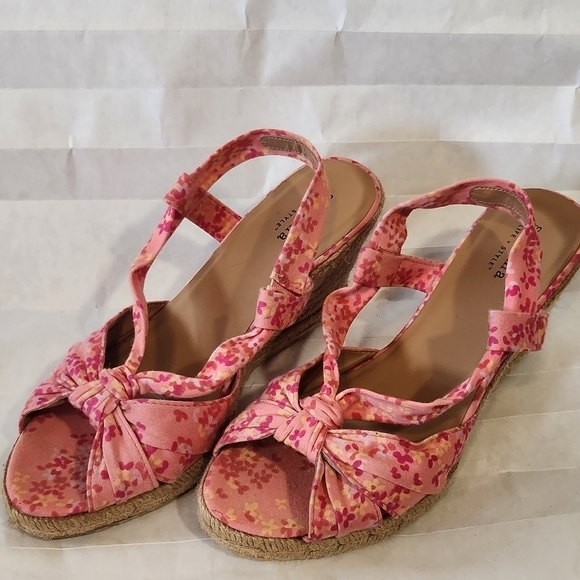 Sonoma Shoes - Sonoma Pink Floral Print Wedges Size 7.5‎  Sandals